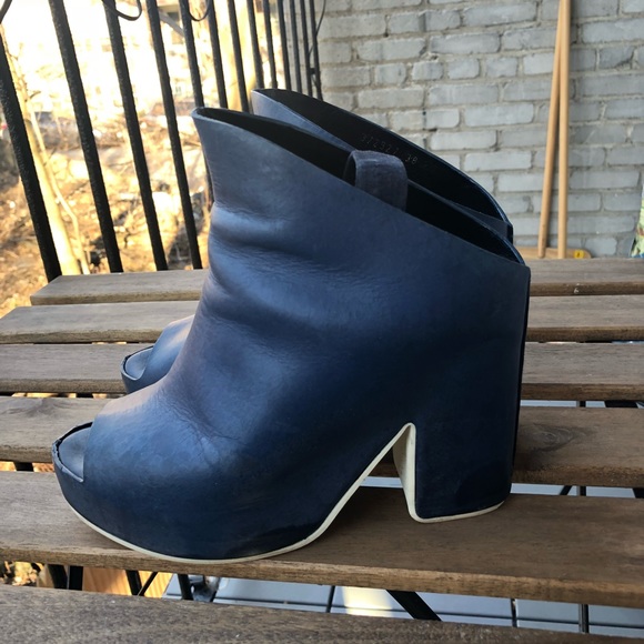 Balenciaga Heels - Picture 4 of 8